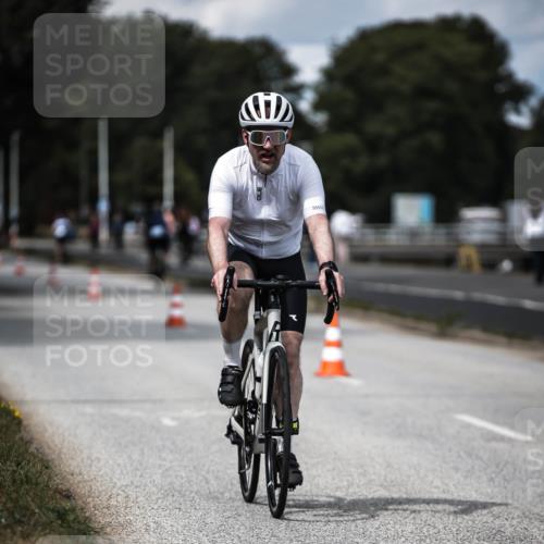 16.08.2026 - KN Förde Triathlon 2026 H.Heesch http://msf.ph/oto/9989784 16.08.2026 13:22:41 Radfahren 737 meine-sportfotos.de