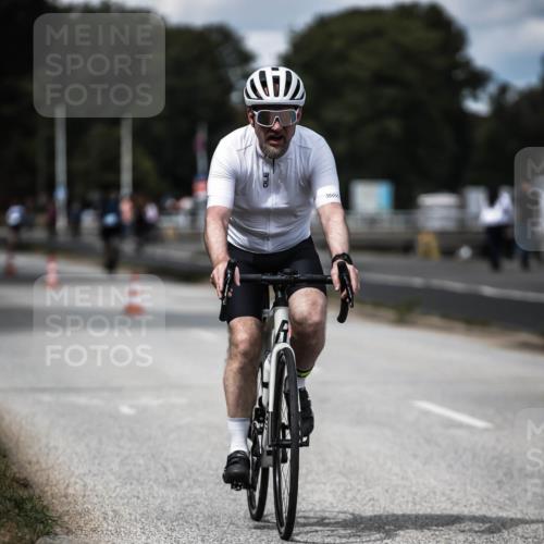 16.08.2026 - KN Förde Triathlon 2026 H.Heesch http://msf.ph/oto/9989788 16.08.2026 13:22:41 Radfahren 737 meine-sportfotos.de