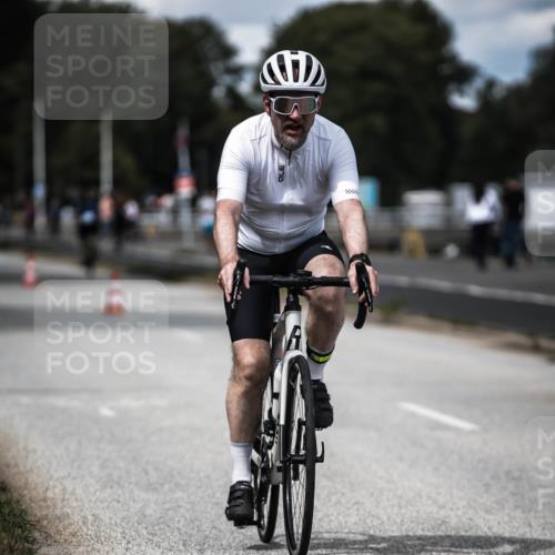 16.08.2026 - KN Förde Triathlon 2026 H.Heesch http://msf.ph/oto/9989790 16.08.2026 13:22:42 Radfahren 737 meine-sportfotos.de
