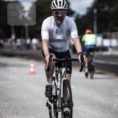 16.08.2026 - KN Förde Triathlon 2026 H.Heesch http://msf.ph/oto/9989796 16.08.2026 13:22:42 Radfahren 737 meine-sportfotos.de