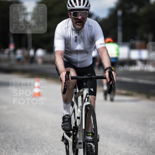 16.08.2026 - KN Förde Triathlon 2026 H.Heesch http://msf.ph/oto/9989797 16.08.2026 13:22:42 Radfahren 737 meine-sportfotos.de