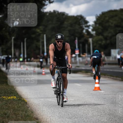 16.08.2026 - KN Förde Triathlon 2026 H.Heesch http://msf.ph/oto/9989845 16.08.2026 13:22:58 Radfahren 550, 612, 739 meine-sportfotos.de