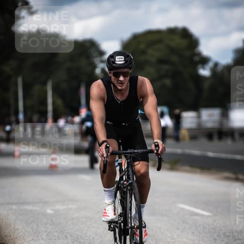 16.08.2026 - KN Förde Triathlon 2026 H.Heesch http://msf.ph/oto/9989853 16.08.2026 13:22:59 Radfahren 550, 739 meine-sportfotos.de