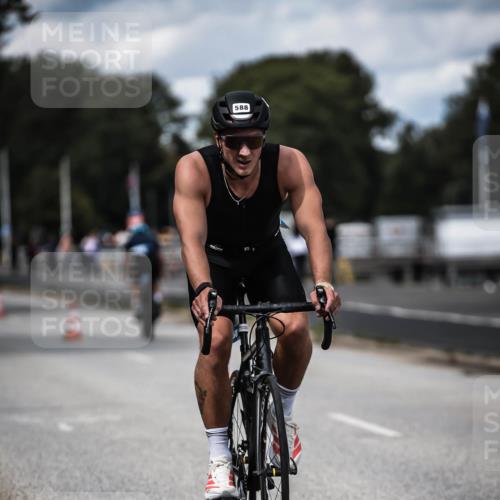 16.08.2026 - KN Förde Triathlon 2026 H.Heesch http://msf.ph/oto/9989855 16.08.2026 13:22:59 Radfahren 550, 739 meine-sportfotos.de
