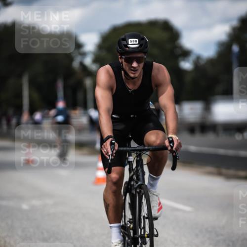 16.08.2026 - KN Förde Triathlon 2026 H.Heesch http://msf.ph/oto/9989857 16.08.2026 13:22:59 Radfahren 550, 739 meine-sportfotos.de