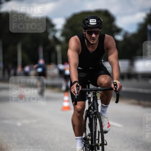 16.08.2026 - KN Förde Triathlon 2026 H.Heesch http://msf.ph/oto/9989858 16.08.2026 13:22:59 Radfahren 550, 739 meine-sportfotos.de