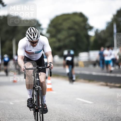 16.08.2026 - KN Förde Triathlon 2026 H.Heesch http://msf.ph/oto/9989908 16.08.2026 13:23:31 Radfahren  meine-sportfotos.de