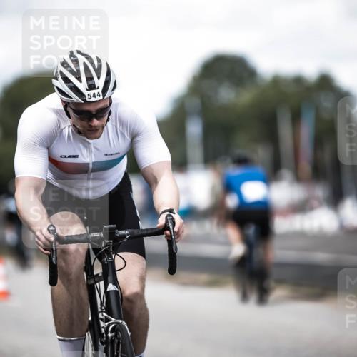 16.08.2026 - KN Förde Triathlon 2026 H.Heesch http://msf.ph/oto/9989921 16.08.2026 13:23:32 Radfahren  meine-sportfotos.de