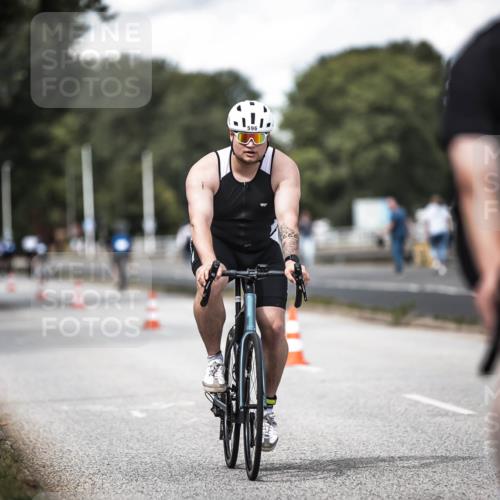 16.08.2026 - KN Förde Triathlon 2026 H.Heesch http://msf.ph/oto/9989955 16.08.2026 13:23:41 Radfahren 596, 608, 740, 747 meine-sportfotos.de