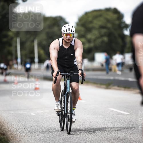16.08.2026 - KN Förde Triathlon 2026 H.Heesch http://msf.ph/oto/9989956 16.08.2026 13:23:41 Radfahren 596, 608, 740, 747 meine-sportfotos.de