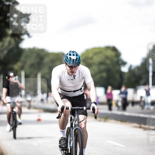 16.08.2026 - KN Förde Triathlon 2026 H.Heesch http://msf.ph/oto/9990056 16.08.2026 13:24:09 Radfahren 572, 585, 732 meine-sportfotos.de