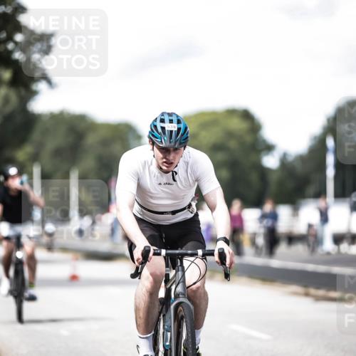16.08.2026 - KN Förde Triathlon 2026 H.Heesch http://msf.ph/oto/9990058 16.08.2026 13:24:09 Radfahren 572, 585, 732 meine-sportfotos.de