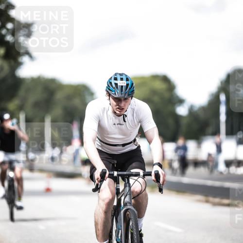 16.08.2026 - KN Förde Triathlon 2026 H.Heesch http://msf.ph/oto/9990059 16.08.2026 13:24:09 Radfahren 572, 585, 732 meine-sportfotos.de