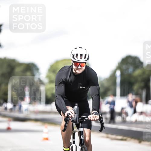 16.08.2026 - KN Förde Triathlon 2026 H.Heesch http://msf.ph/oto/9990100 16.08.2026 13:24:17 Radfahren 531, 585, 724, 732, 736 meine-sportfotos.de