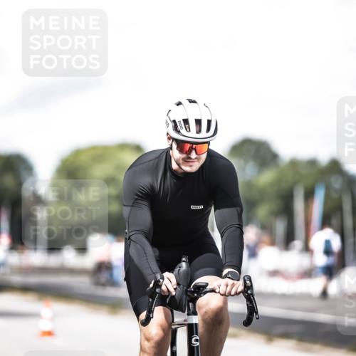 16.08.2026 - KN Förde Triathlon 2026 H.Heesch http://msf.ph/oto/9990104 16.08.2026 13:24:17 Radfahren 531, 585, 724, 732, 736 meine-sportfotos.de