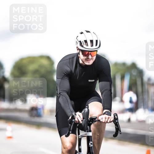 16.08.2026 - KN Förde Triathlon 2026 H.Heesch http://msf.ph/oto/9990106 16.08.2026 13:24:17 Radfahren 531, 585, 724, 732, 736 meine-sportfotos.de