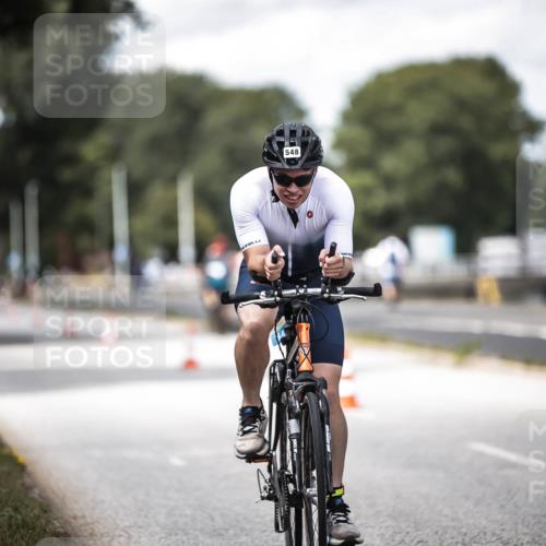 16.08.2026 - KN Förde Triathlon 2026 H.Heesch http://msf.ph/oto/9990180 16.08.2026 13:24:56 Radfahren 546, 561 meine-sportfotos.de