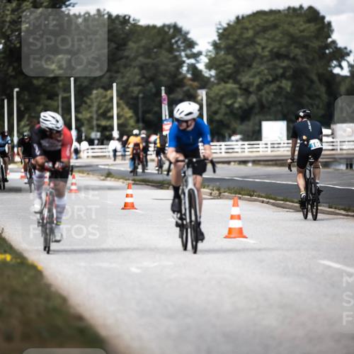 16.08.2026 - KN Förde Triathlon 2026 H.Heesch http://msf.ph/oto/9990244 16.08.2026 13:25:27 Radfahren 717, 734 meine-sportfotos.de