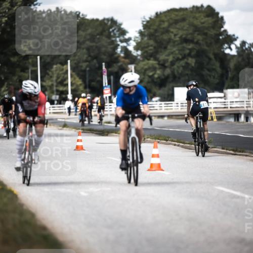 16.08.2026 - KN Förde Triathlon 2026 H.Heesch http://msf.ph/oto/9990247 16.08.2026 13:25:27 Radfahren 717, 734 meine-sportfotos.de