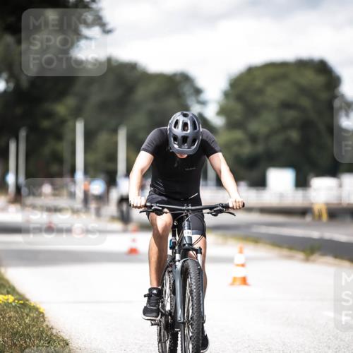 16.08.2026 - KN Förde Triathlon 2026 H.Heesch http://msf.ph/oto/9990320 16.08.2026 13:25:42 Radfahren 601, 711 meine-sportfotos.de