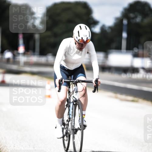 16.08.2026 - KN Förde Triathlon 2026 H.Heesch http://msf.ph/oto/9990366 16.08.2026 13:25:57 Radfahren 726 meine-sportfotos.de
