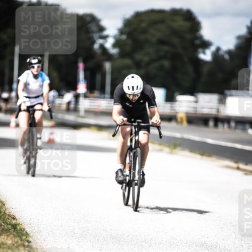 16.08.2026 - KN Förde Triathlon 2026 H.Heesch http://msf.ph/oto/9990394 16.08.2026 13:26:01 Radfahren 726, 731 meine-sportfotos.de