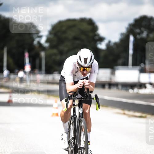 16.08.2026 - KN Förde Triathlon 2026 H.Heesch http://msf.ph/oto/9990428 16.08.2026 13:26:09 Radfahren  meine-sportfotos.de