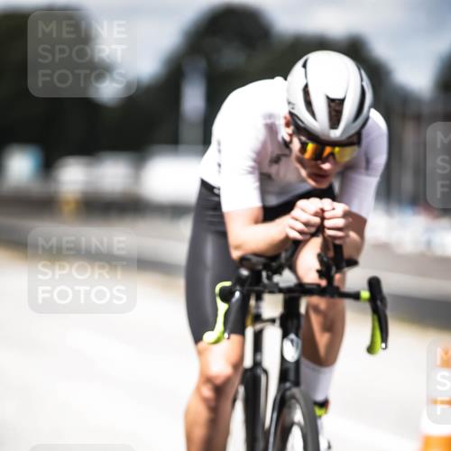 16.08.2026 - KN Förde Triathlon 2026 H.Heesch http://msf.ph/oto/9990437 16.08.2026 13:26:10 Radfahren  meine-sportfotos.de