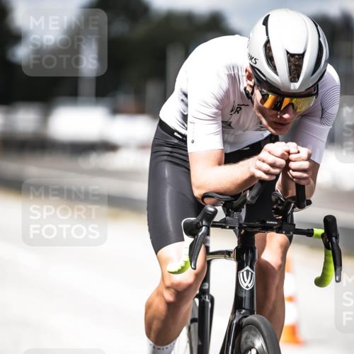 16.08.2026 - KN Förde Triathlon 2026 H.Heesch http://msf.ph/oto/9990439 16.08.2026 13:26:10 Radfahren  meine-sportfotos.de