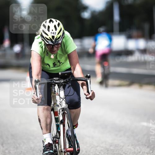 16.08.2026 - KN Förde Triathlon 2026 H.Heesch http://msf.ph/oto/9990523 16.08.2026 13:26:36 Radfahren 715, 742 meine-sportfotos.de