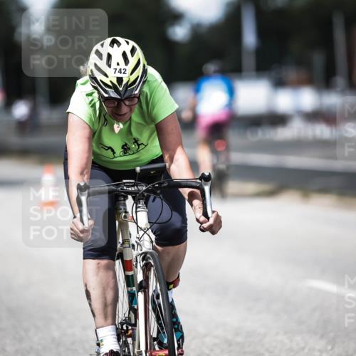 16.08.2026 - KN Förde Triathlon 2026 H.Heesch http://msf.ph/oto/9990524 16.08.2026 13:26:36 Radfahren 715, 742 meine-sportfotos.de