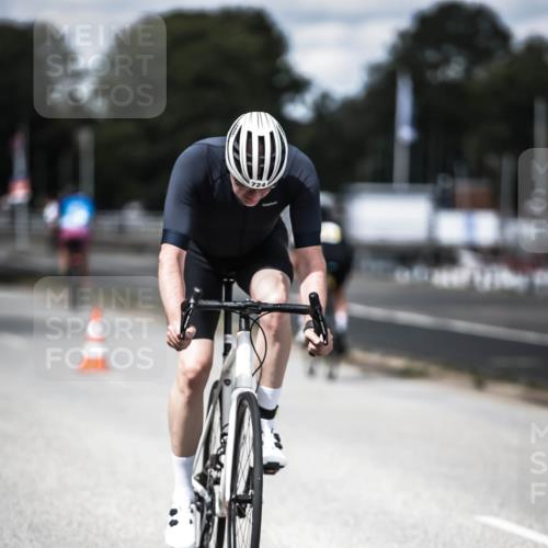 16.08.2026 - KN Förde Triathlon 2026 H.Heesch http://msf.ph/oto/9990533 16.08.2026 13:26:39 Radfahren 566, 715, 742 meine-sportfotos.de