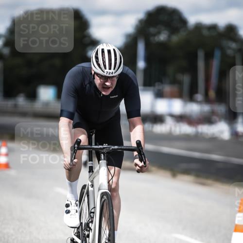 16.08.2026 - KN Förde Triathlon 2026 H.Heesch http://msf.ph/oto/9990537 16.08.2026 13:26:39 Radfahren 566, 715, 742 meine-sportfotos.de