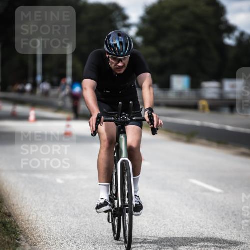 16.08.2026 - KN Förde Triathlon 2026 H.Heesch http://msf.ph/oto/9990542 16.08.2026 13:26:42 Radfahren 566, 715 meine-sportfotos.de