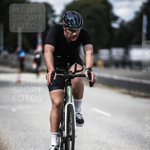16.08.2026 - KN Förde Triathlon 2026 H.Heesch http://msf.ph/oto/9990547 16.08.2026 13:26:42 Radfahren 566, 715 meine-sportfotos.de
