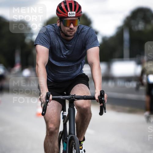 16.08.2026 - KN Förde Triathlon 2026 H.Heesch http://msf.ph/oto/9990597 16.08.2026 13:27:09 Radfahren  meine-sportfotos.de
