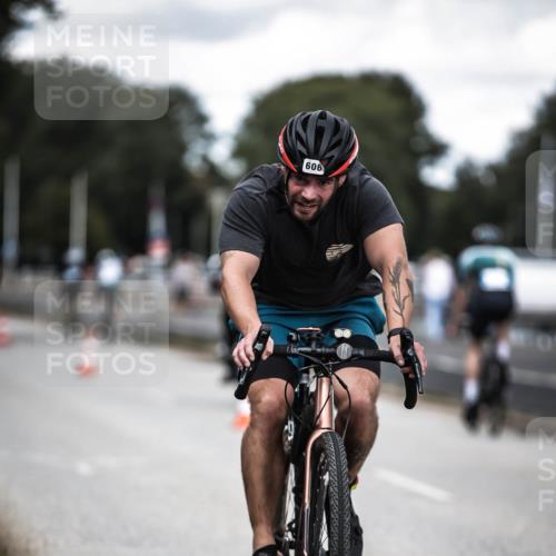 16.08.2026 - KN Förde Triathlon 2026 H.Heesch http://msf.ph/oto/9990616 16.08.2026 13:27:29 Radfahren 579, 606 meine-sportfotos.de
