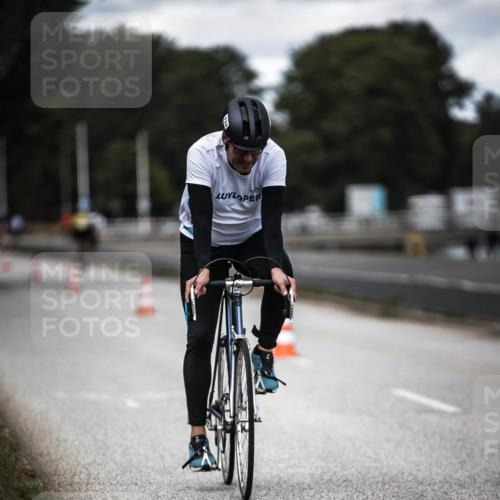 16.08.2026 - KN Förde Triathlon 2026 H.Heesch http://msf.ph/oto/9990674 16.08.2026 13:28:28 Radfahren 609, 709, 717, 734 meine-sportfotos.de