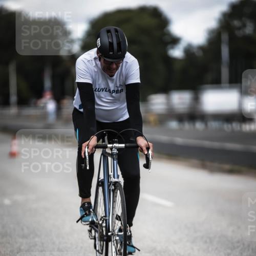 16.08.2026 - KN Förde Triathlon 2026 H.Heesch http://msf.ph/oto/9990684 16.08.2026 13:28:29 Radfahren 609, 709, 717, 734 meine-sportfotos.de