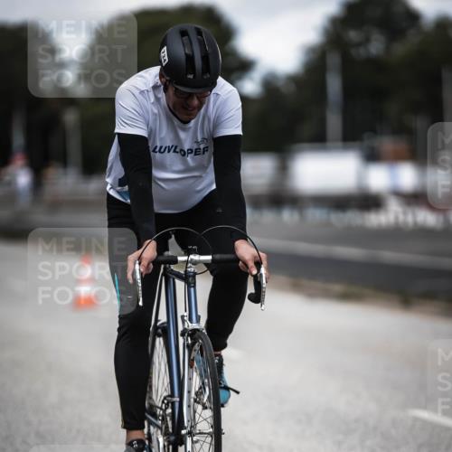 16.08.2026 - KN Förde Triathlon 2026 H.Heesch http://msf.ph/oto/9990688 16.08.2026 13:28:29 Radfahren 609, 709, 717, 734 meine-sportfotos.de