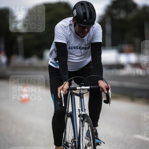 16.08.2026 - KN Förde Triathlon 2026 H.Heesch http://msf.ph/oto/9990692 16.08.2026 13:28:29 Radfahren 609, 709, 717, 734 meine-sportfotos.de