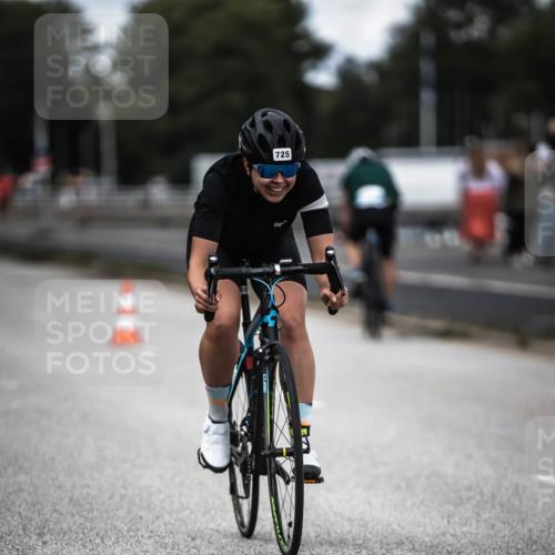 16.08.2026 - KN Förde Triathlon 2026 H.Heesch http://msf.ph/oto/9990693 16.08.2026 13:28:59 Radfahren  meine-sportfotos.de