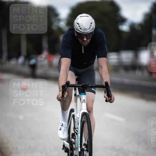 16.08.2026 - KN Förde Triathlon 2026 H.Heesch http://msf.ph/oto/9990716 16.08.2026 13:29:04 Radfahren  meine-sportfotos.de