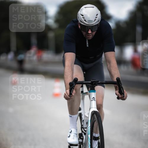 16.08.2026 - KN Förde Triathlon 2026 H.Heesch http://msf.ph/oto/9990719 16.08.2026 13:29:04 Radfahren  meine-sportfotos.de