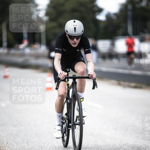 16.08.2026 - KN Förde Triathlon 2026 H.Heesch http://msf.ph/oto/9990779 16.08.2026 13:29:28 Radfahren 597, 603 meine-sportfotos.de