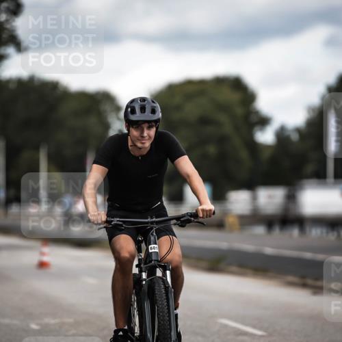 16.08.2026 - KN Förde Triathlon 2026 H.Heesch http://msf.ph/oto/9991218 16.08.2026 13:38:26 Radfahren  meine-sportfotos.de