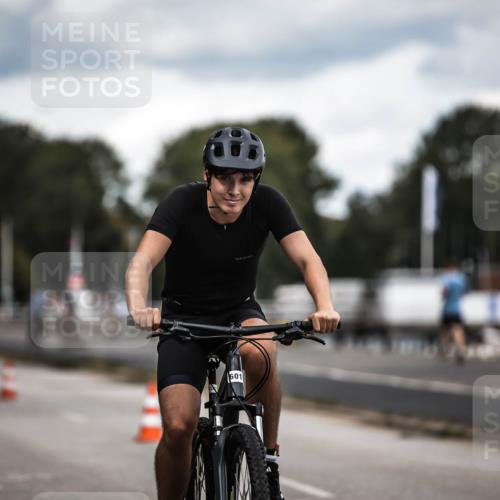 16.08.2026 - KN Förde Triathlon 2026 H.Heesch http://msf.ph/oto/9991223 16.08.2026 13:38:26 Radfahren  meine-sportfotos.de