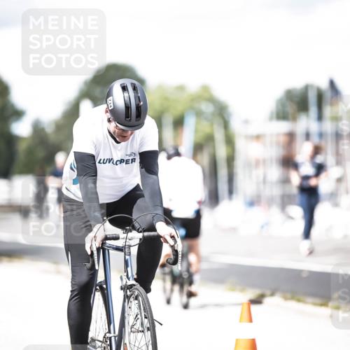 16.08.2026 - KN Förde Triathlon 2026 H.Heesch http://msf.ph/oto/9991287 16.08.2026 13:41:56 Radfahren  meine-sportfotos.de