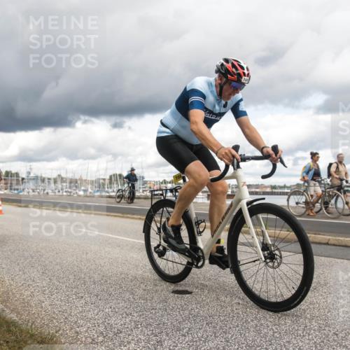 16.08.2026 - KN Förde Triathlon 2026 H.Heesch http://msf.ph/oto/9991410 16.08.2026 13:15:22 Radfahren 531, 575, 708, 711 meine-sportfotos.de