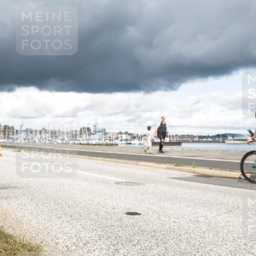 16.08.2026 - KN Förde Triathlon 2026 H.Heesch http://msf.ph/oto/9991503 16.08.2026 13:19:39 Radfahren 586, 743 meine-sportfotos.de